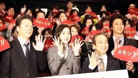 天海佑希主演的电视剧《紧急审讯室3》连续三周收视率破两位数