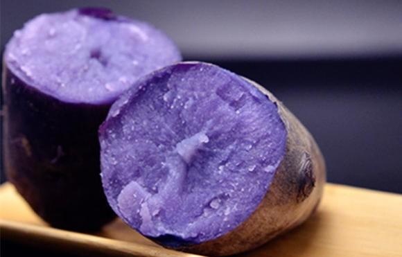 黄皮土豆，红皮土豆，紫皮土豆，家常菜应当如何选择？
