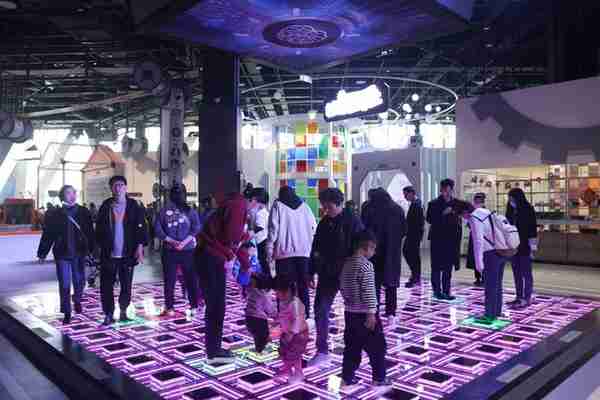 “科技磁场”引来众多游客打卡！河南省科技馆新馆成新晋“网红”
