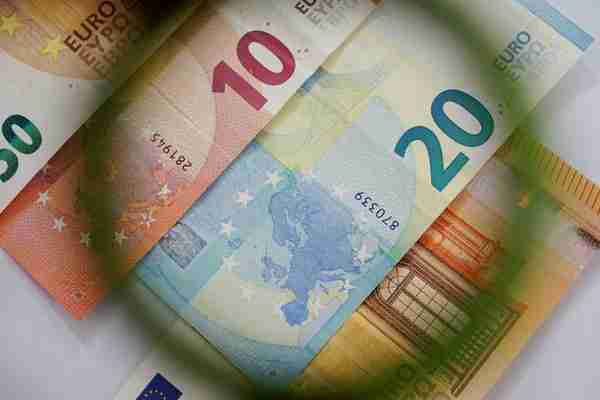 欧洲央行11年来首次加息 欧元对人民币中间价涨了166个基点