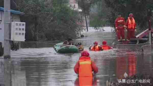 最深2.2米！伏尔加庄园受淹，受阿什河洪水影响，游客全部安全转移