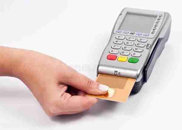 名下多张信用卡，可以同时刷吗？